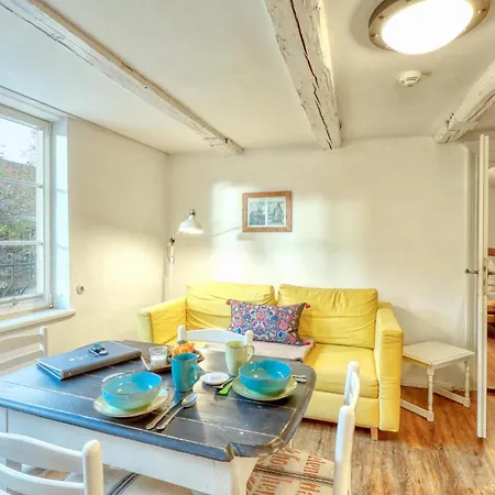 Elisabeth Ii, Apartment *
