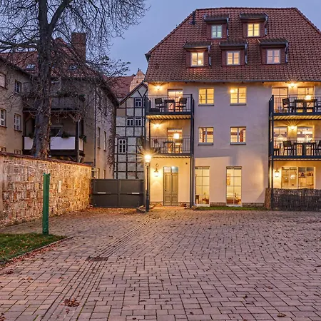 Elisabeth Ii, Apartment *